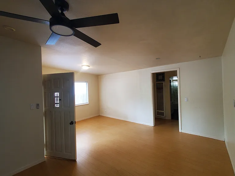 51 Sycamore Dr — Photo 8