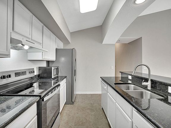 3rd image of 7965 Preserve Cir APT 732