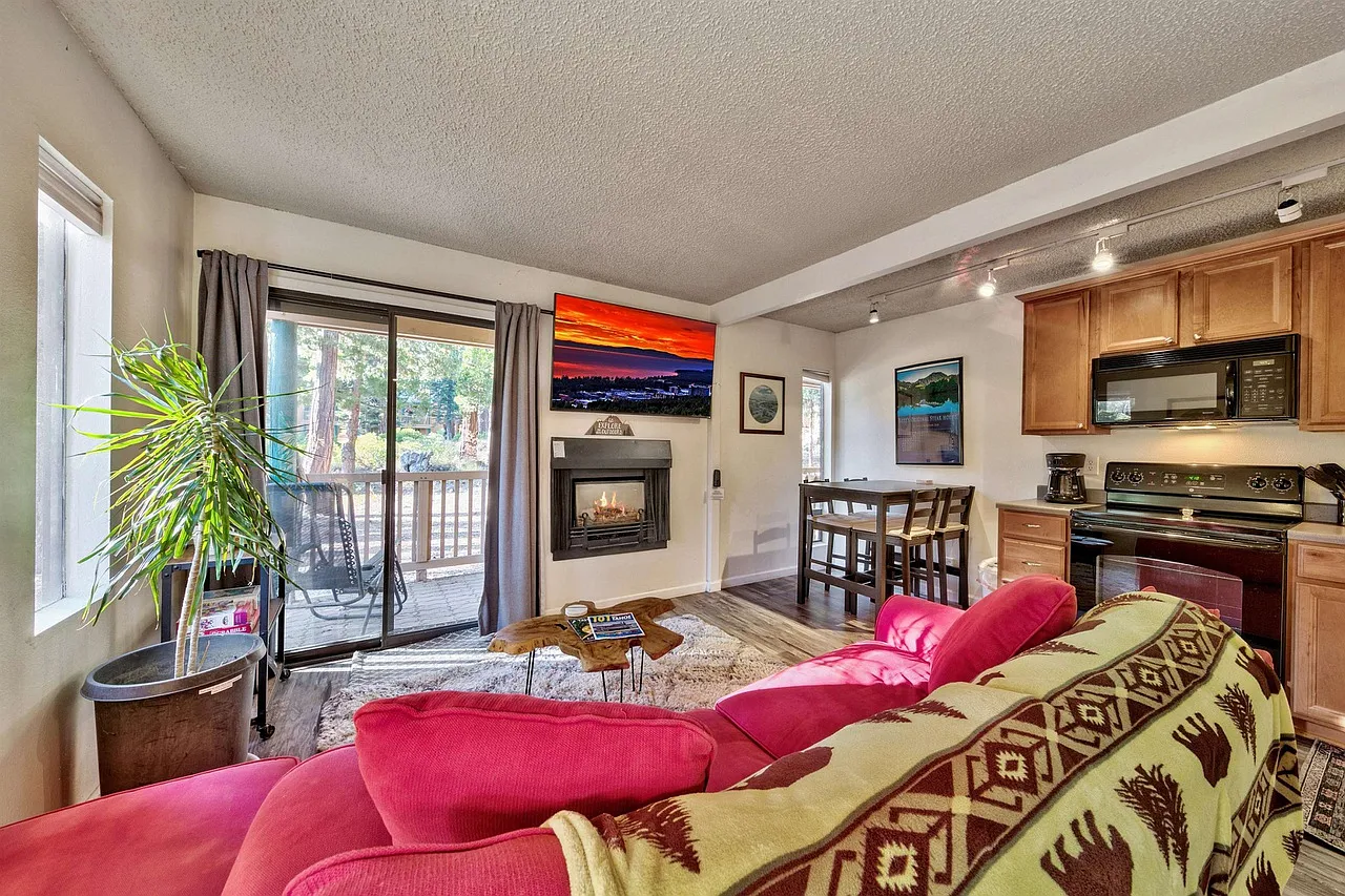 Studio, 432 sqft, $2,500 — Photo 1