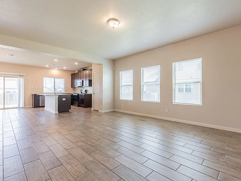 746 Farmers Dell St — Photo 5