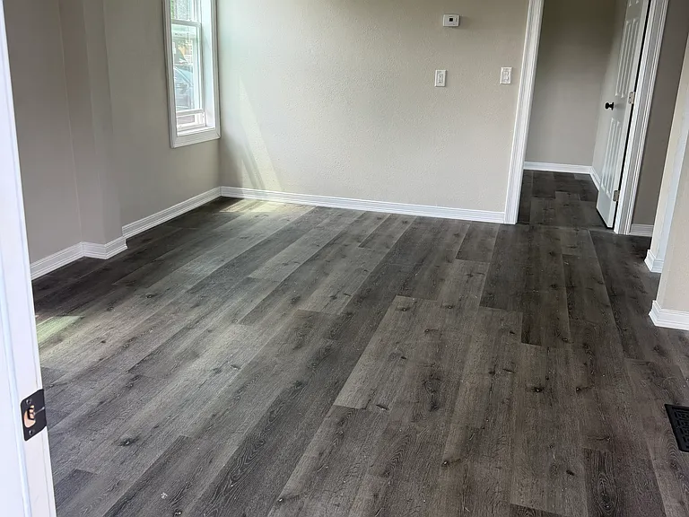 228 N Main St — Photo 2