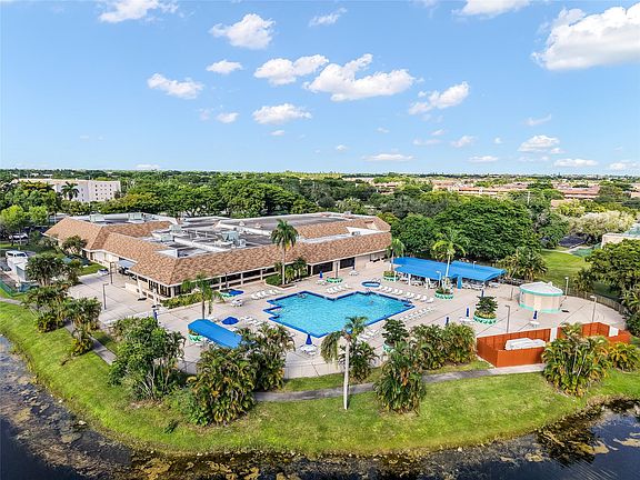 2nd image of 10101 Sunrise Lakes Boulevard #204