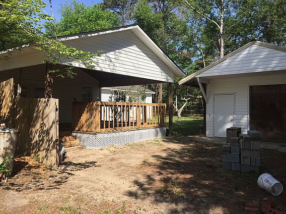 Large porch off living room