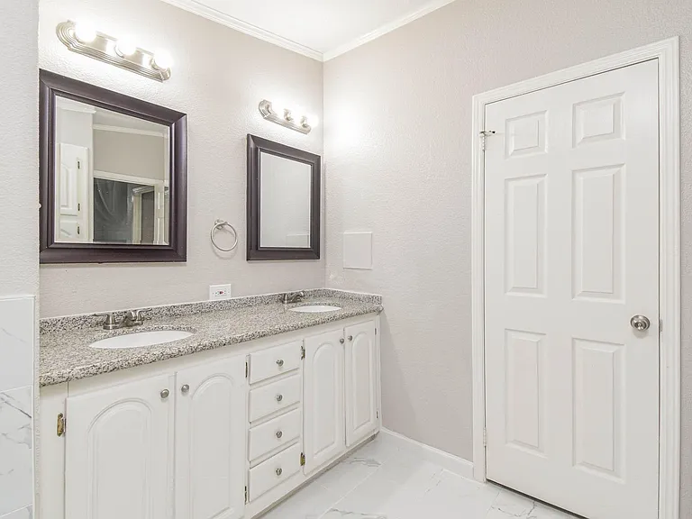 10210 Berrypatch Ln — Photo 22