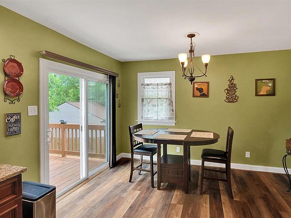 5th image of 7812 Clevedon St