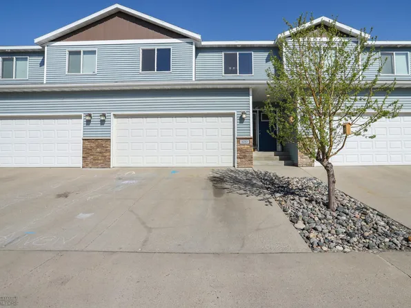4282 51st St S, Fargo, ND 58104