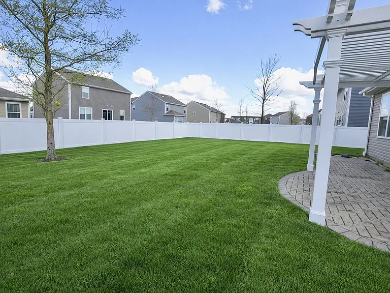 6816 Cobble Springs Ln — Photo 29