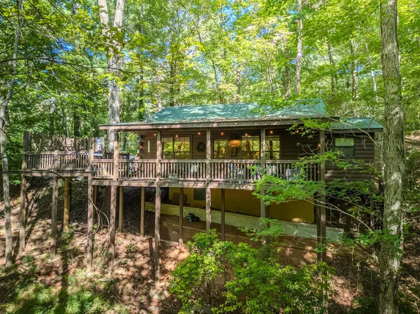 129 N Cherokee Dr, Blue Ridge, GA 30513