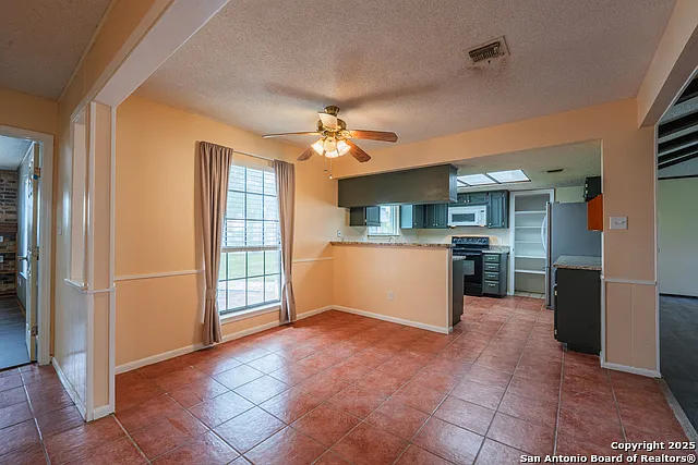 1002 River Oak Main House Seguin Ter #MAIN HOUSE — Photo 6
