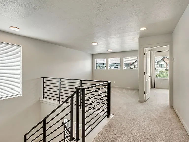 2412 N Sunmore Way — Photo 15
