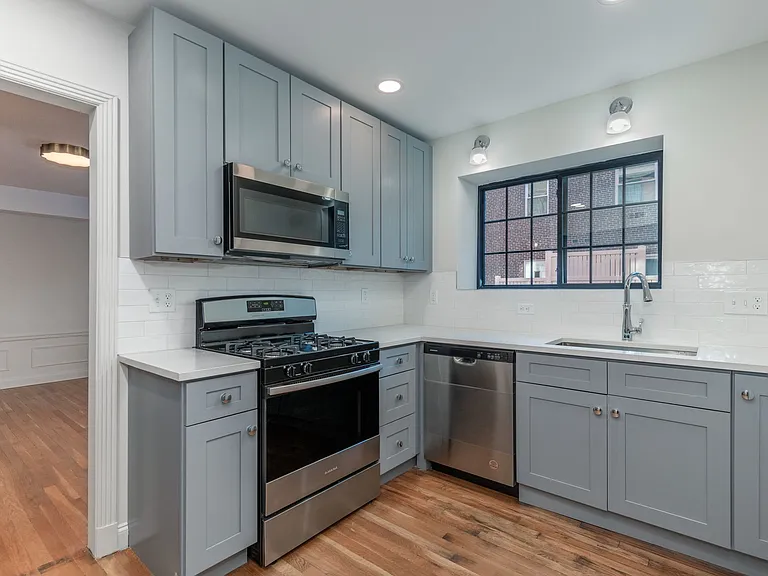 7570 Oxford Dr #1 — Photo 2