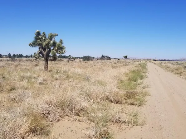 E Avenue L4, Palmdale, CA 93552