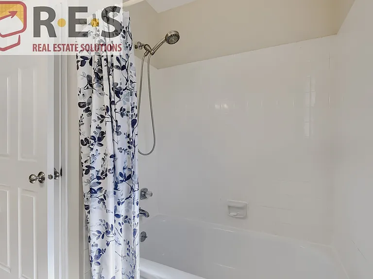 6346 S Jersey Ct — Photo 15