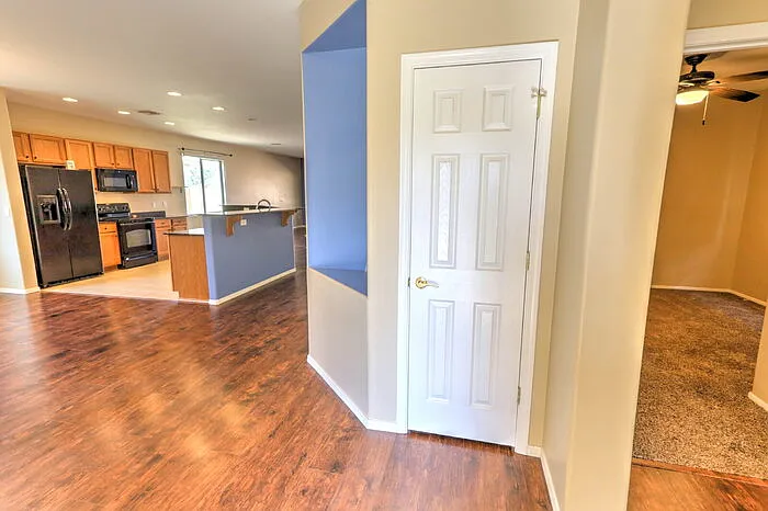3 bed, 2.0 bath, 1750 sqft, $1,845 — Photo 4