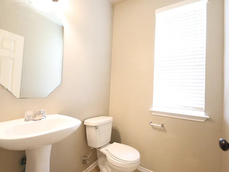 2203 Ryan Dr — Photo 28