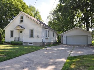 1031 Saint Paul Rd NE, Owatonna, MN 55060