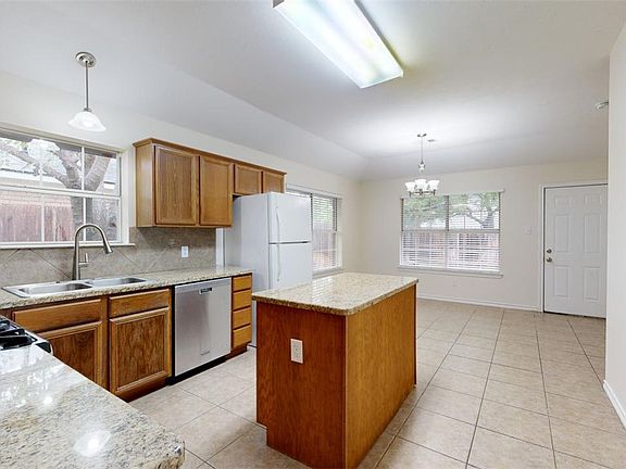 5th image of 2307 Carnation Ct