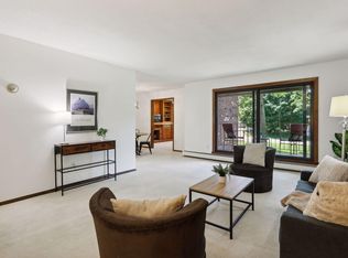 7520 Cahill Rd APT 105A, Edina, MN 55439
