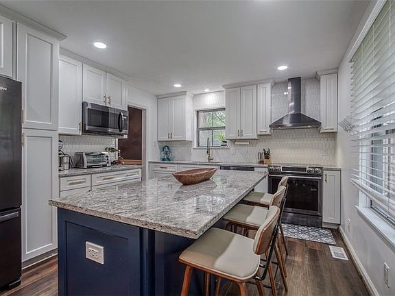 4th image of 8209 W 56th Ter