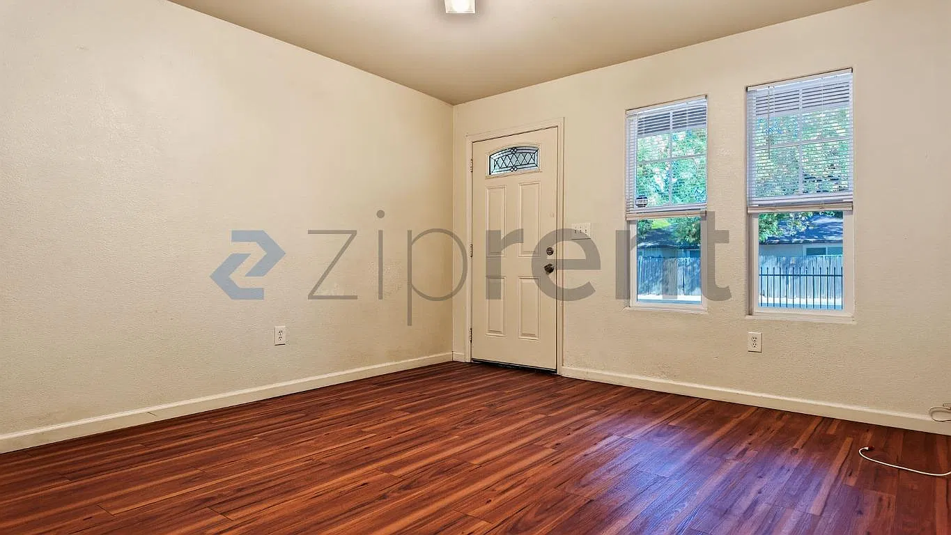 3 bed, 2.5 bath, 1250 sqft, $2,595 — Photo 4