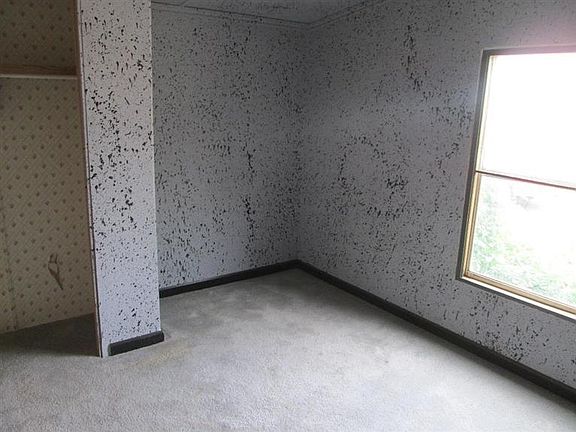 4th image of 104 N Topeka Ave