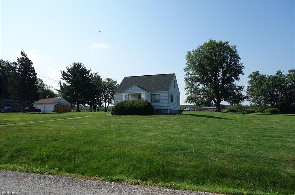 6828 Maplebrook Ave NE, East Canton, OH 44730 | Zillow