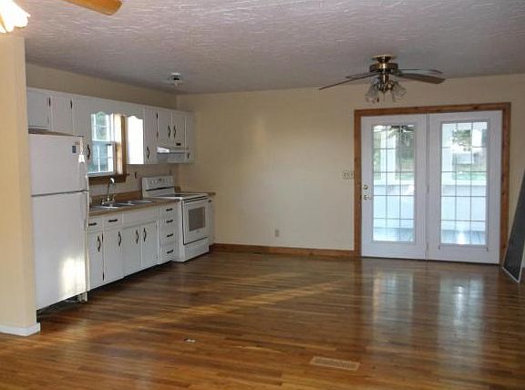 4th image of 323 Morningside Dr