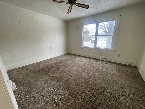 3rd image of 330 Chautauqua Blvd APT 1