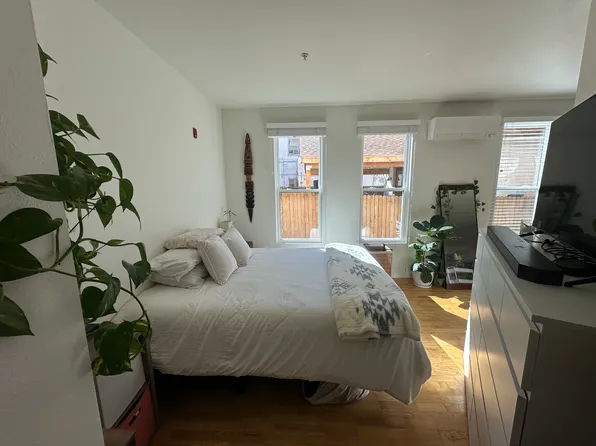 2422 Tremont Pl, Denver, CO