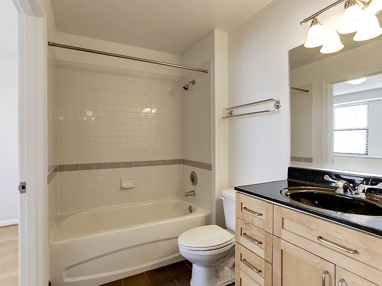 1630 R St — Photo 28