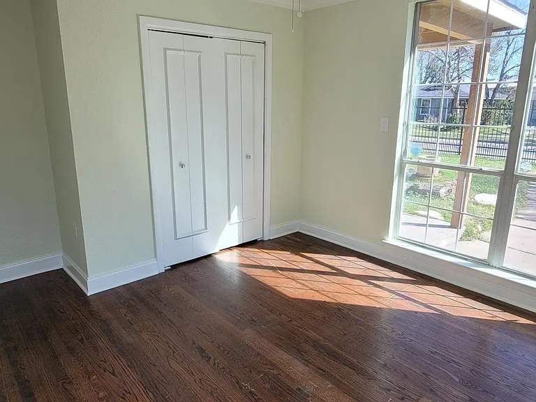 2303 Haldane Dr — Photo 15