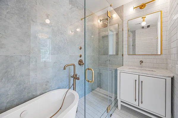 Rented by Gazal International Brokerage Group | media 11