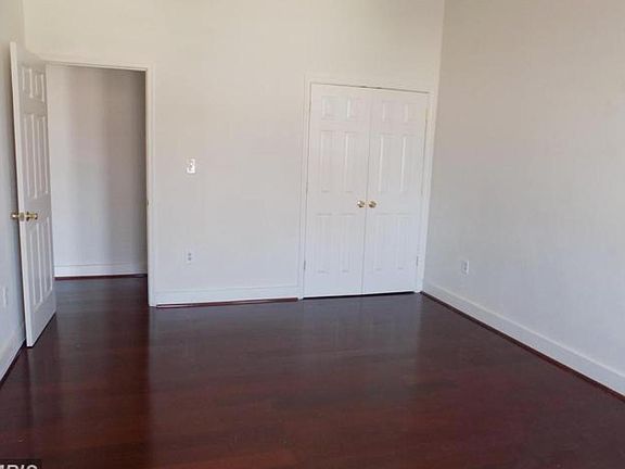 4th image of 1 E Chase St