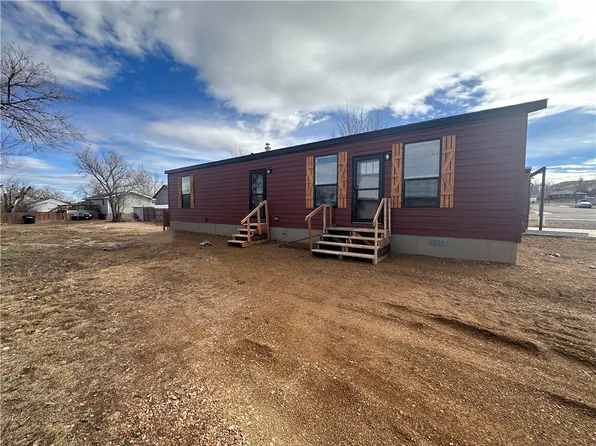 612 S 4th St W, Baker, MT 59313