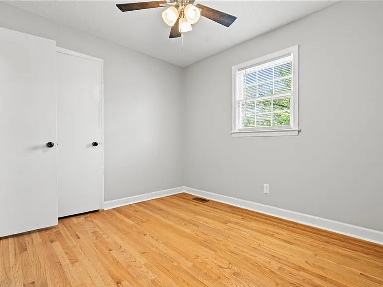 423 Sheffield Dr — Photo 41
