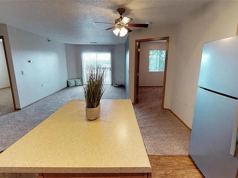 Oxbow Park Apartments — Photo 30