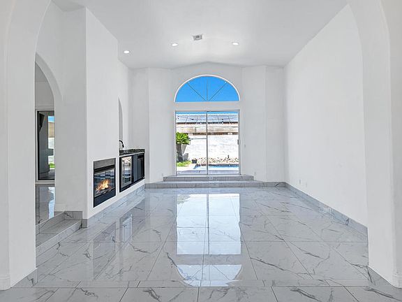 2nd image of 78860 Martinique Dr