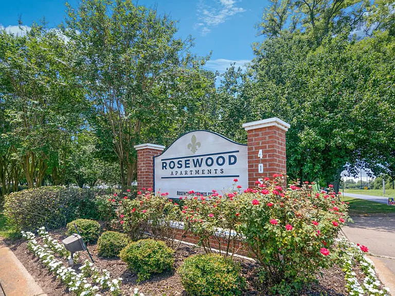 Welcome to Rosewood Apartments