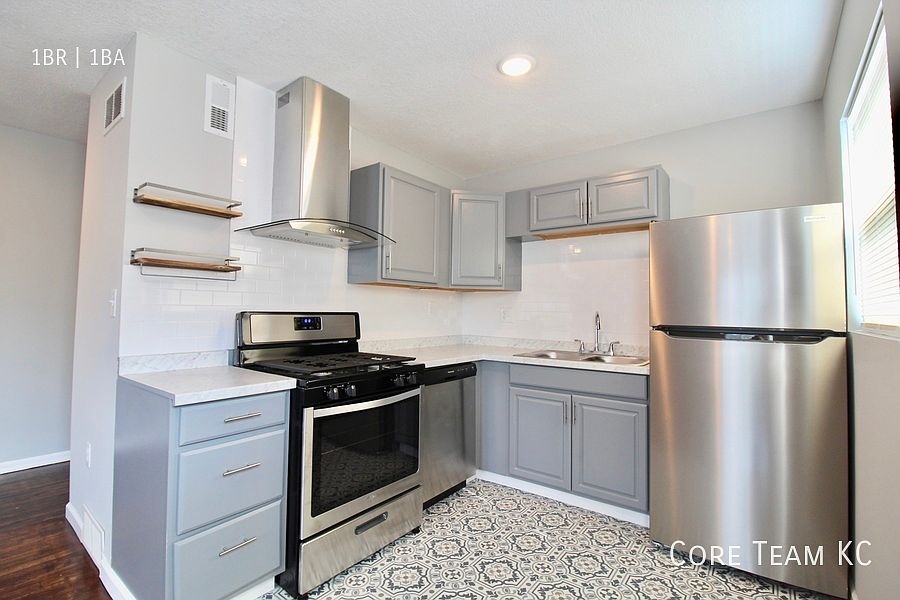 1st image of 112 W 51st St #301