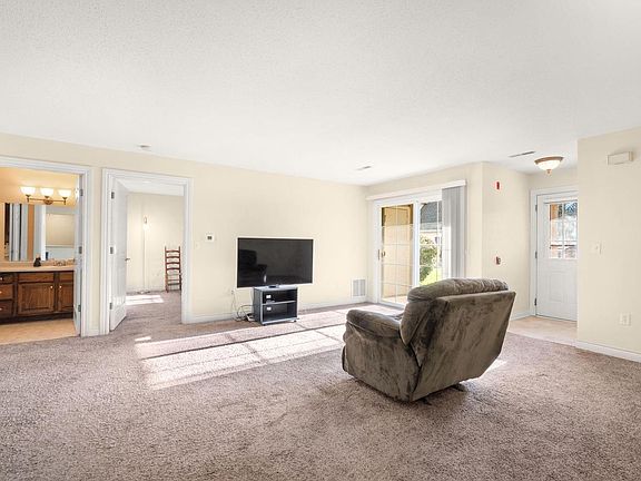 4th image of 516 Pewaukee ROAD #C