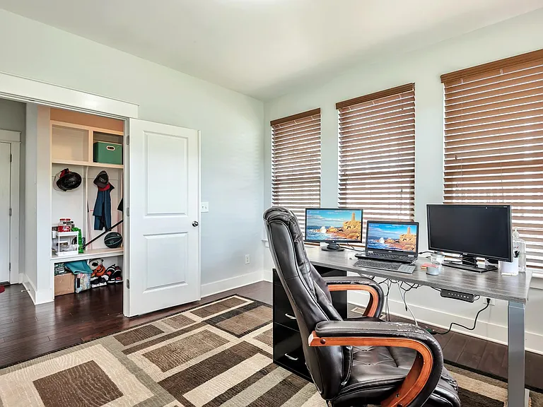 1001 Ryecroft Ln — Photo 16