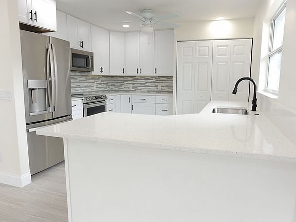 4th image of 835 102nd Ave N #A