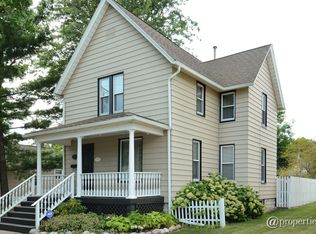 708 Wayne St, Saint Joseph, MI 49085
