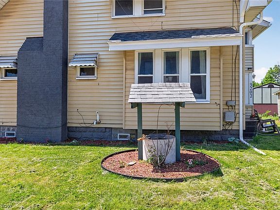 3rd image of 3202 Mahoning Ave