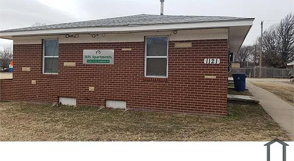 1129 N Kansas St #A — Photo 4