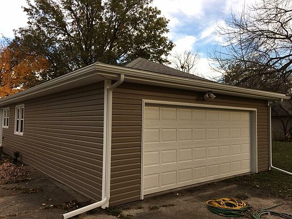Double car garage