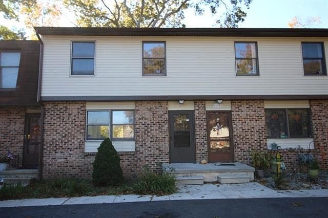 2nd image of 413 Hand Ave #9I-9