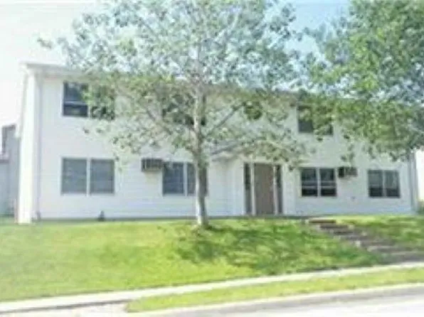 2149 Sunnyslope Dr, Dubuque, IA 52002