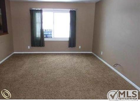 71070585 Living Room.JPG