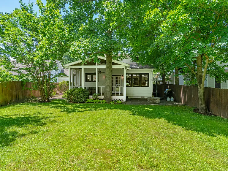 408 N Wilson Blvd — Photo 23